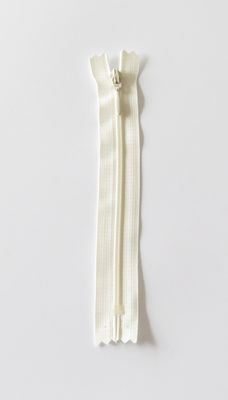 YKK 4MM SPIRAL, FAST F. ECRU 55 CM 4421-55-841