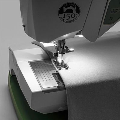Husqvarna Tribute 150C elektronisk symaskin med jubileeumsp