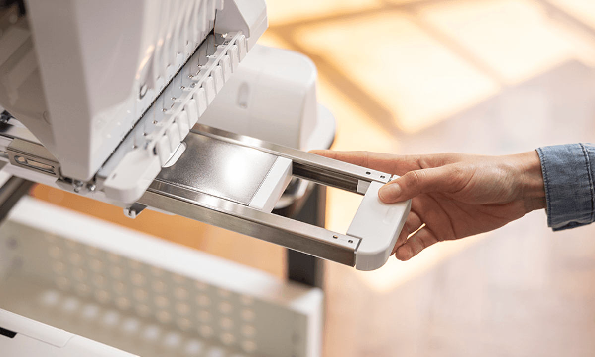 Nyheten Brother PR1060W broderimaskin