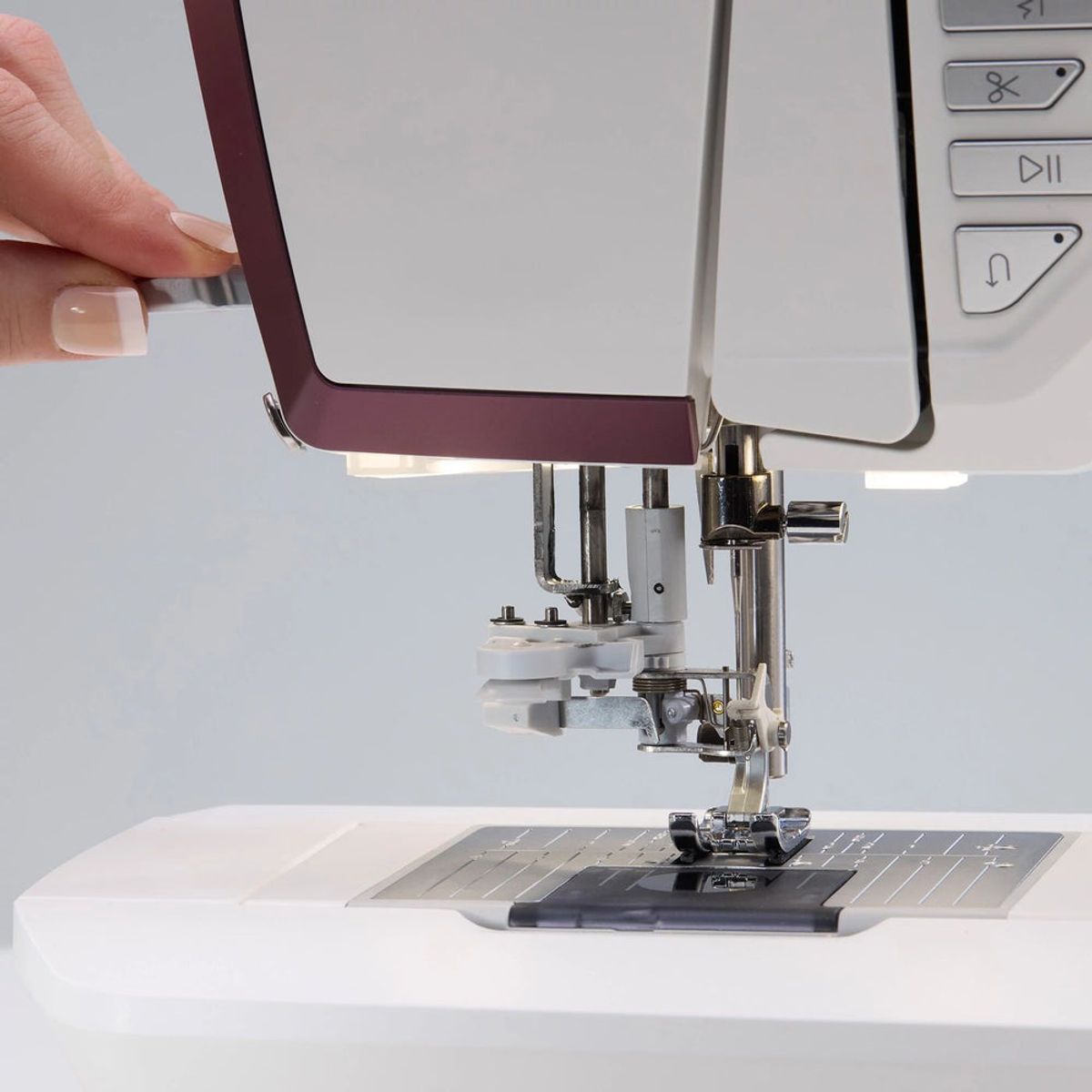 Husqvarna Designer Topaz 65 med broderimodul (36ende)